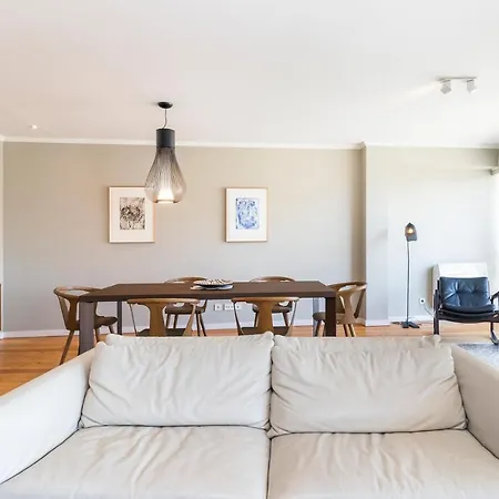 Apartament Distinct 2 Bed In Downtown With Aircon *