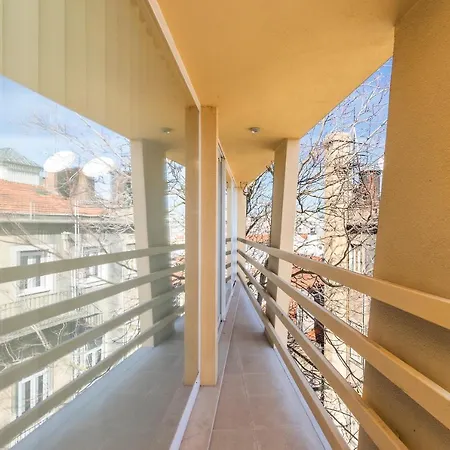 Apartament Distinct 2 Bed In Downtown With Aircon *
