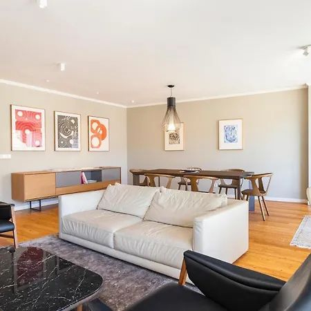 Distinct 2 Bed In Downtown With Aircon Lizbona