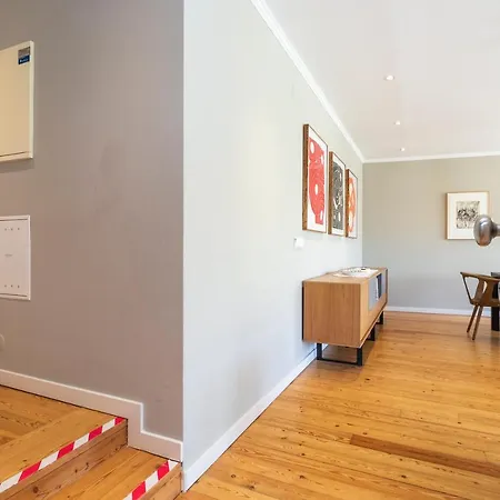 Distinct 2 Bed In Downtown With Aircon * Lizbona